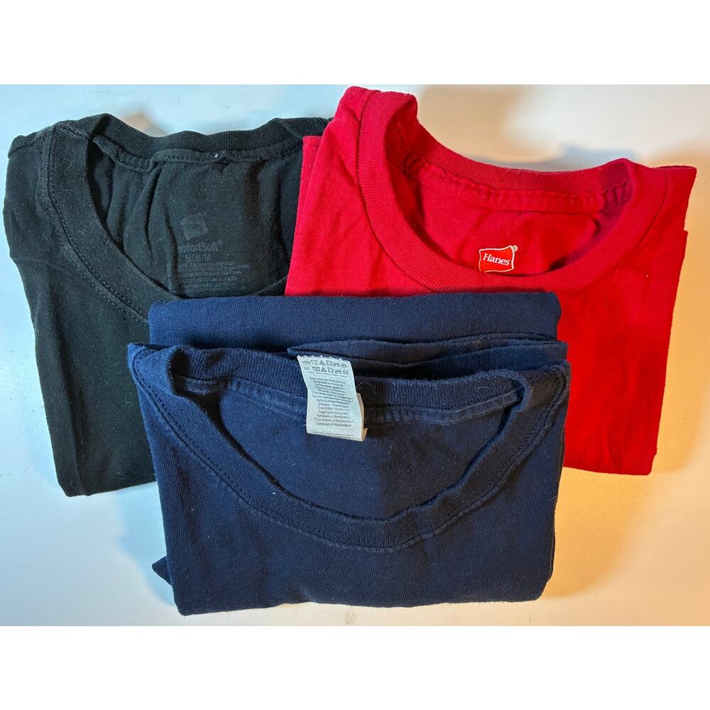 Lot of 3 Mens T-shirts, Size Medium, Short sleeves - navy, red, black